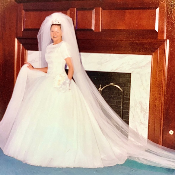 Vintage Lazaro wedding gown size 10 - Picture 2 of 8